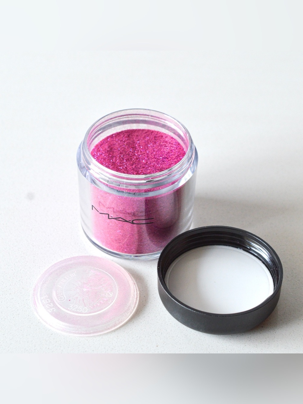 Mac Cosmetics Eye Glitter *REFLECTS VERY PINK* 0.26oz/7.5g Discontinued